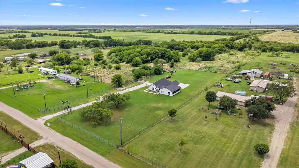 2742 Sundown Drive Kaufman, TX 75142