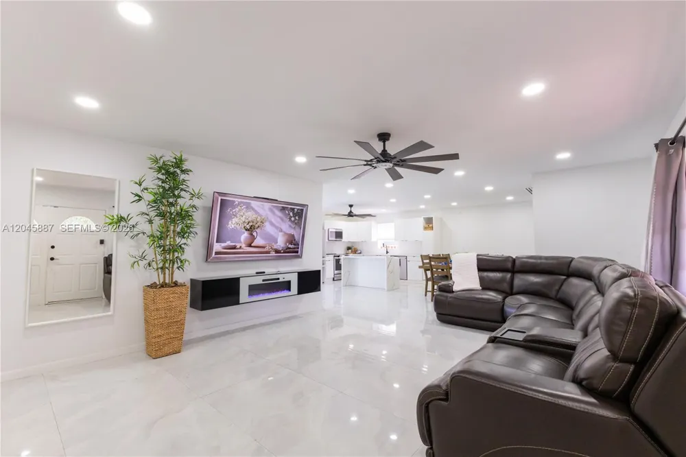 1721 NW 191st St Miami Gardens, FL 33056