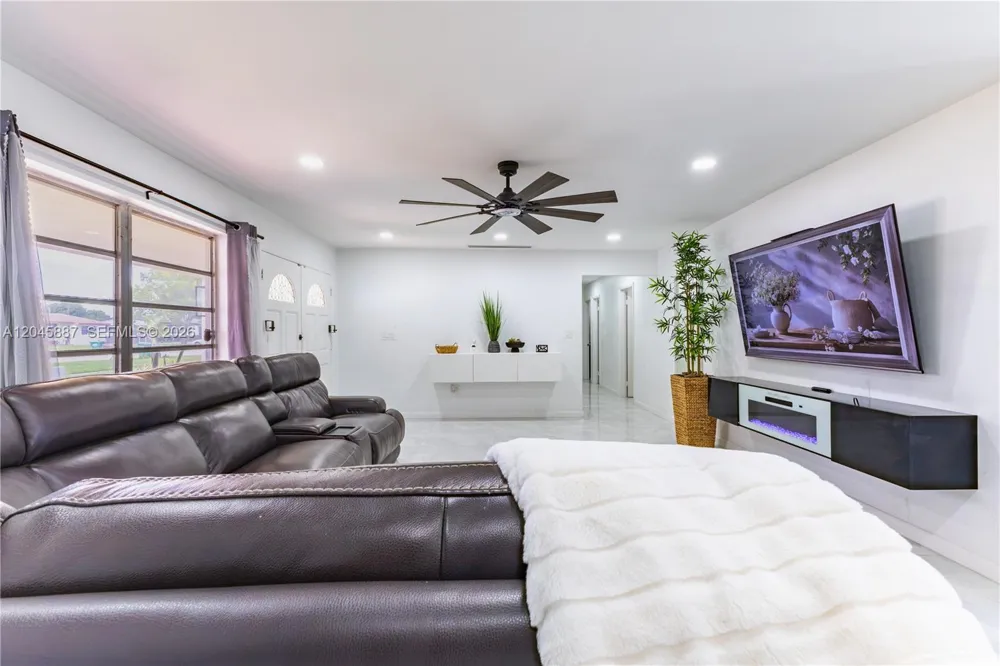 1721 NW 191st St Miami Gardens, FL 33056