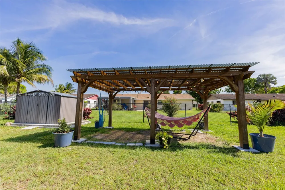1721 NW 191st St Miami Gardens, FL 33056