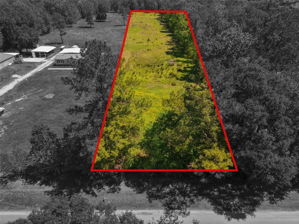 1013 County Road 2050 Hull, TX 77564