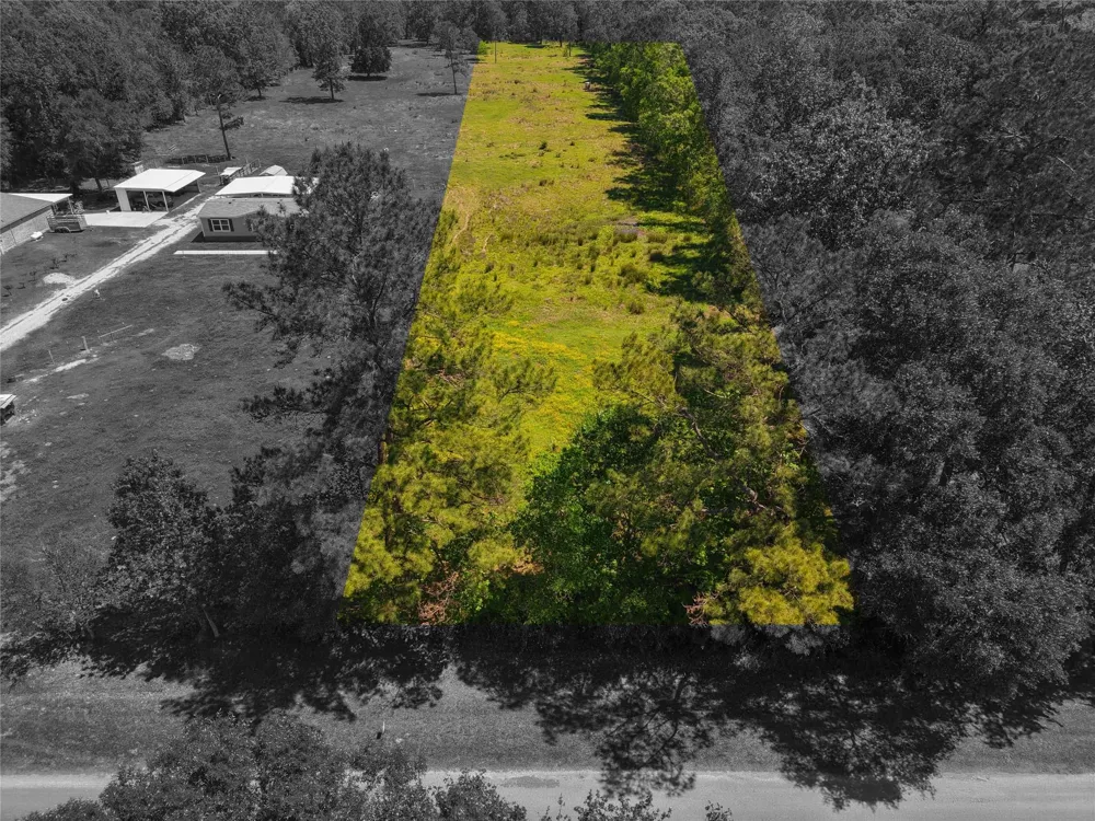 1013 County Road 2050 Hull, TX 77564