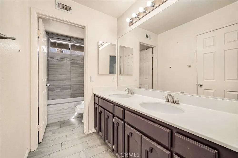 588 Hillsborough Way Corona, CA 92879