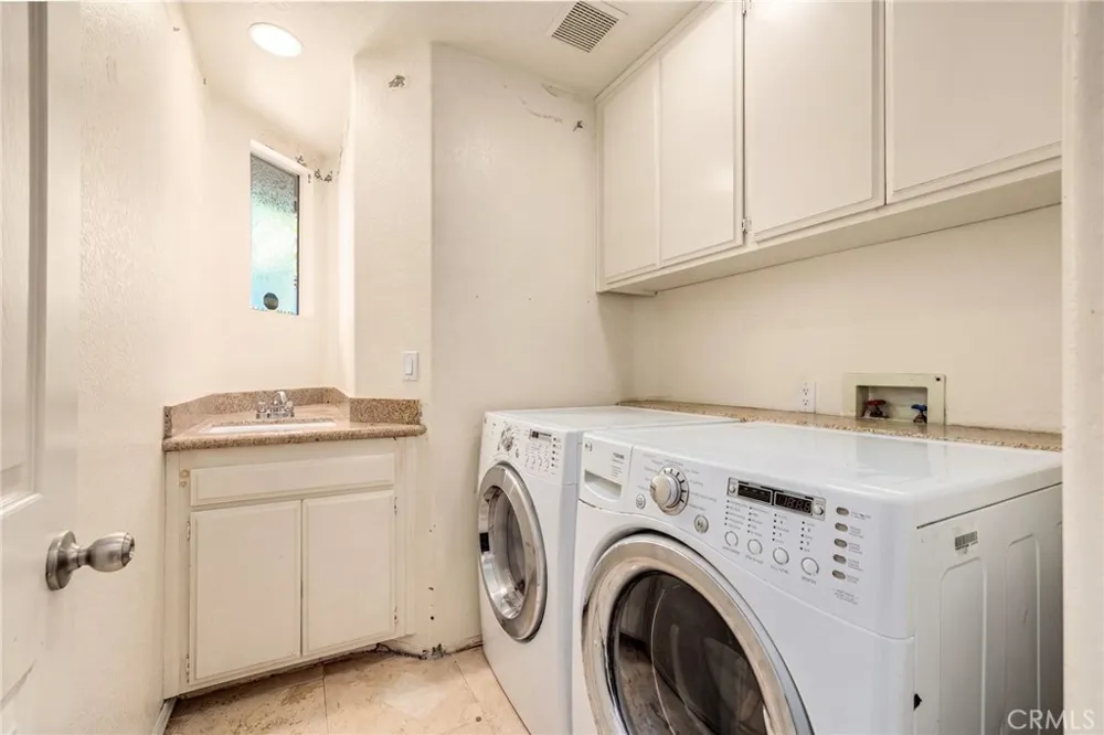 588 Hillsborough Way Corona, CA 92879
