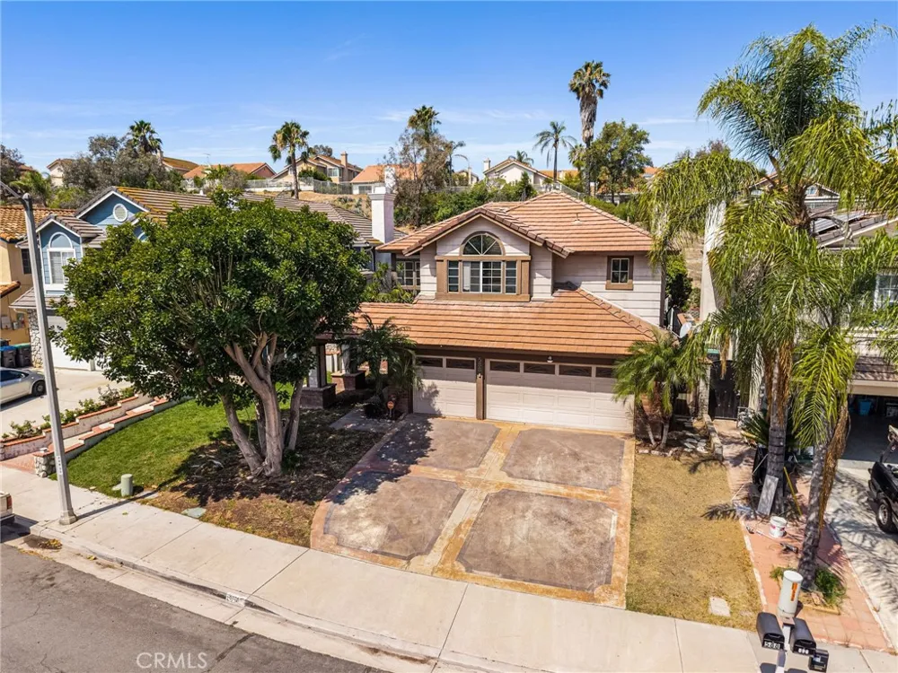 588 Hillsborough Way Corona, CA 92879