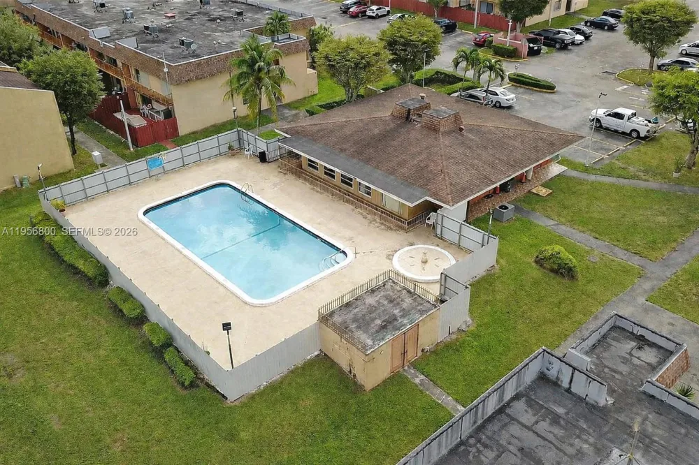 850 SW 129th Pl #103 Miami, FL 33184