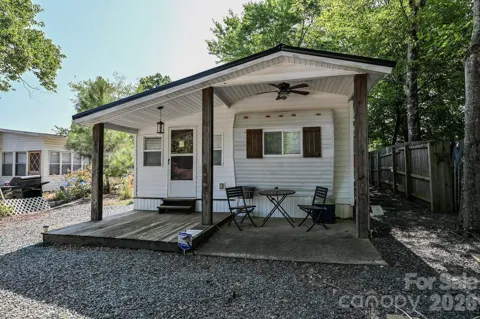 125 Hollywood Trail