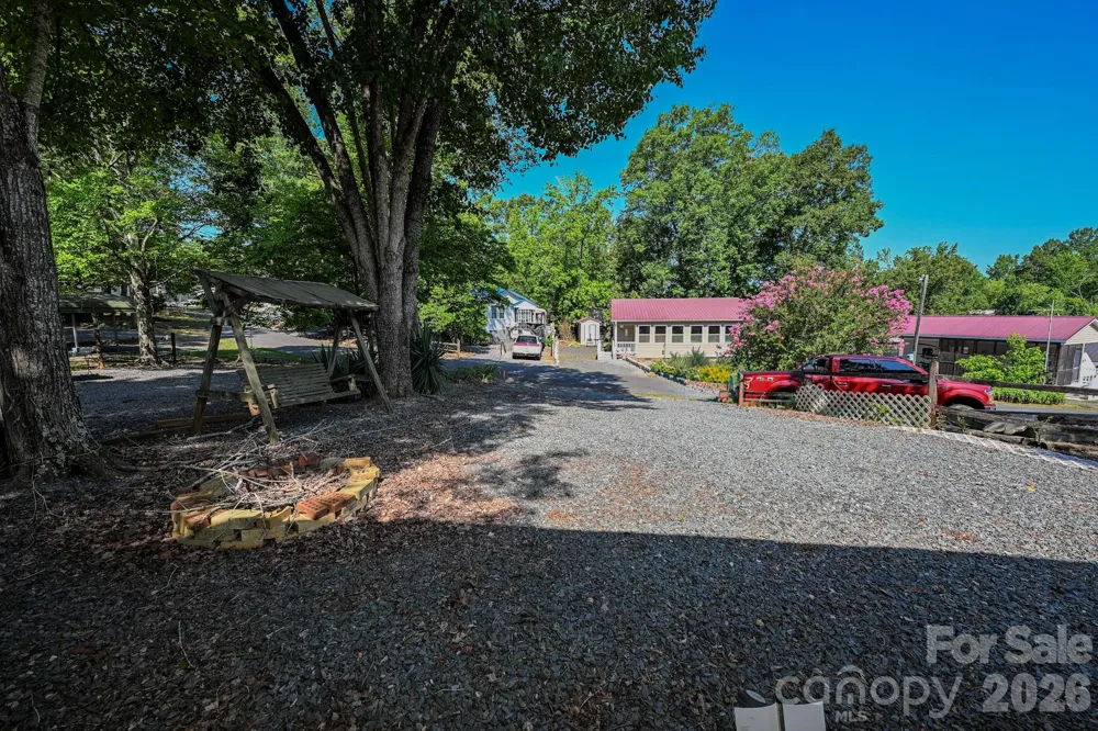 125 Hollywood Trail Mount Gilead, NC 27306