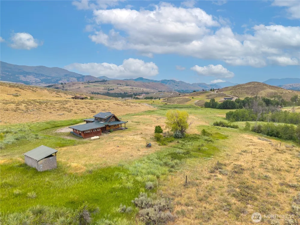 135 Hamilton Ranch Loop Winthrop, WA 98862