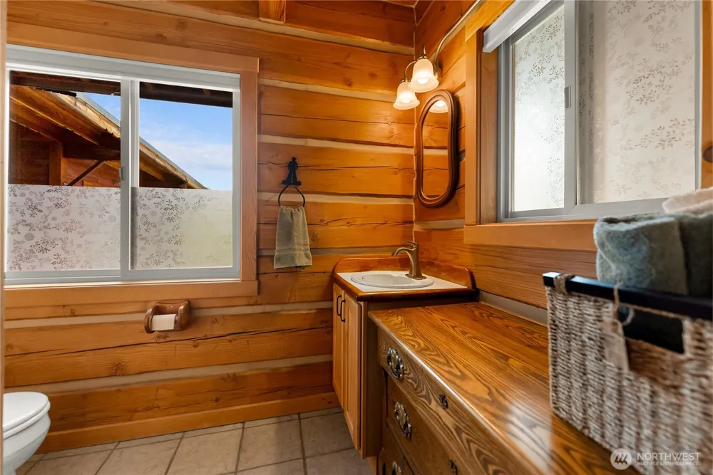 135 Hamilton Ranch Loop Winthrop, WA 98862