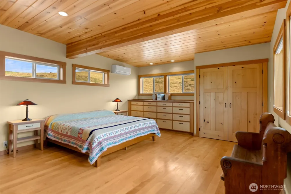 135 Hamilton Ranch Loop Winthrop, WA 98862