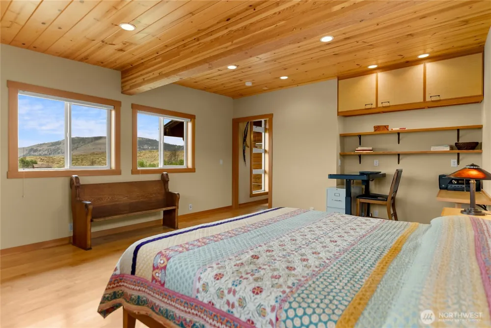 135 Hamilton Ranch Loop Winthrop, WA 98862
