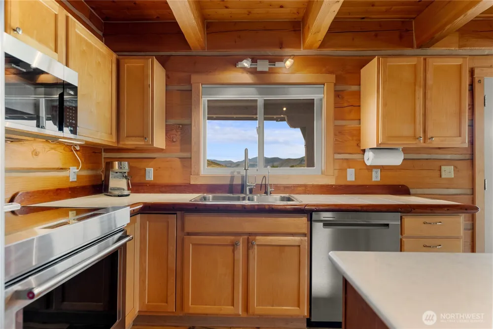 135 Hamilton Ranch Loop Winthrop, WA 98862
