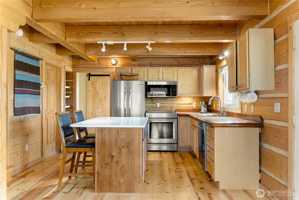 135 Hamilton Ranch Loop Winthrop, WA 98862