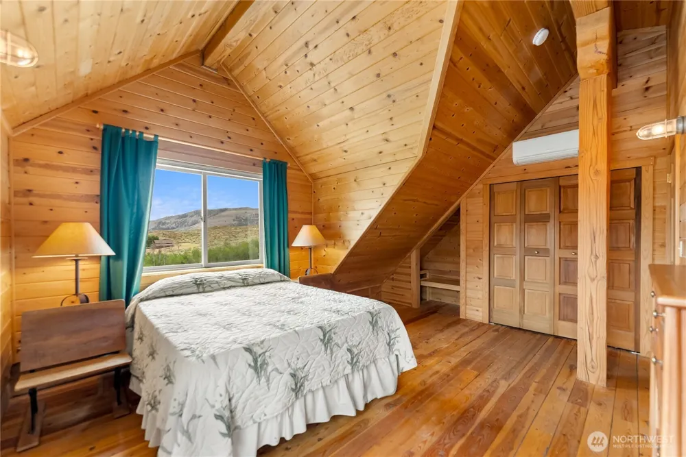 135 Hamilton Ranch Loop Winthrop, WA 98862
