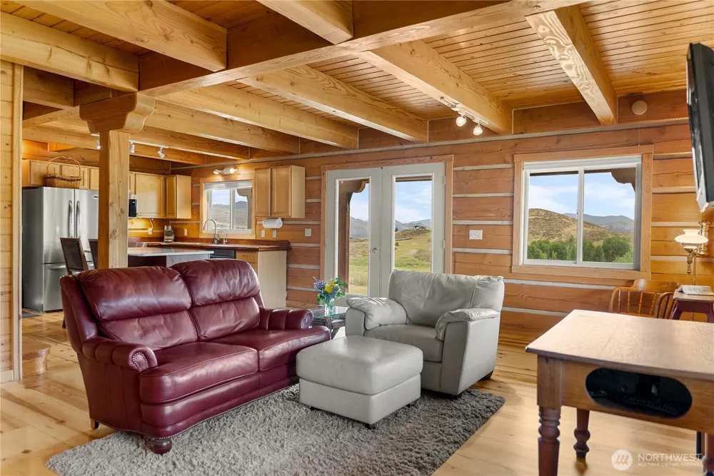 135 Hamilton Ranch Loop Winthrop, WA 98862
