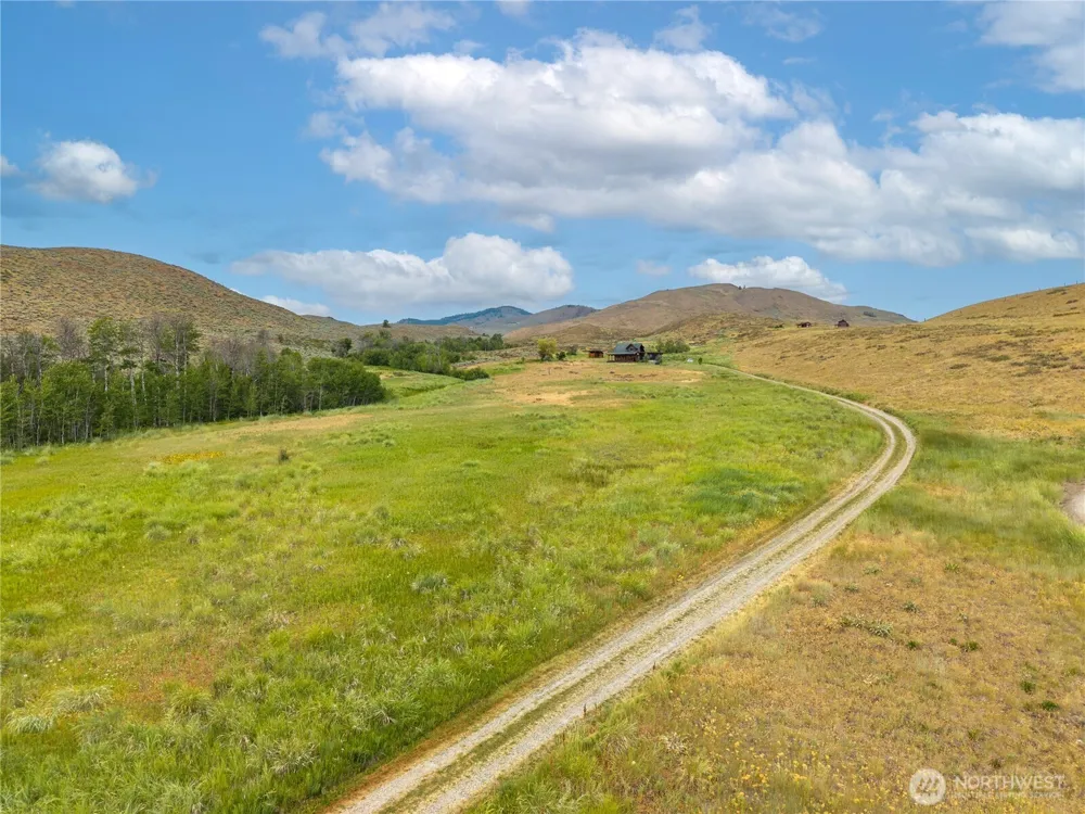 135 Hamilton Ranch Loop Winthrop, WA 98862