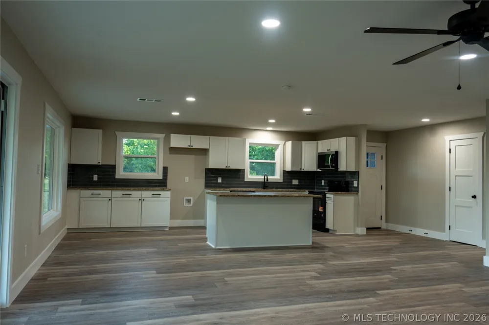 6976 Lakeside Circle Kingston, OK 73439