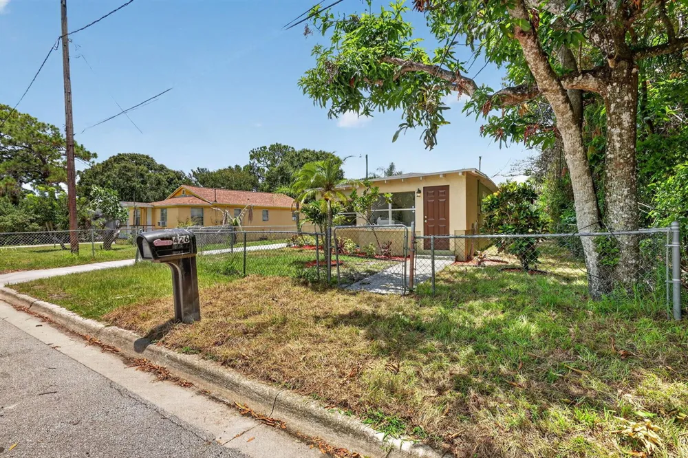 426 19th Street Fort Pierce, FL 34950