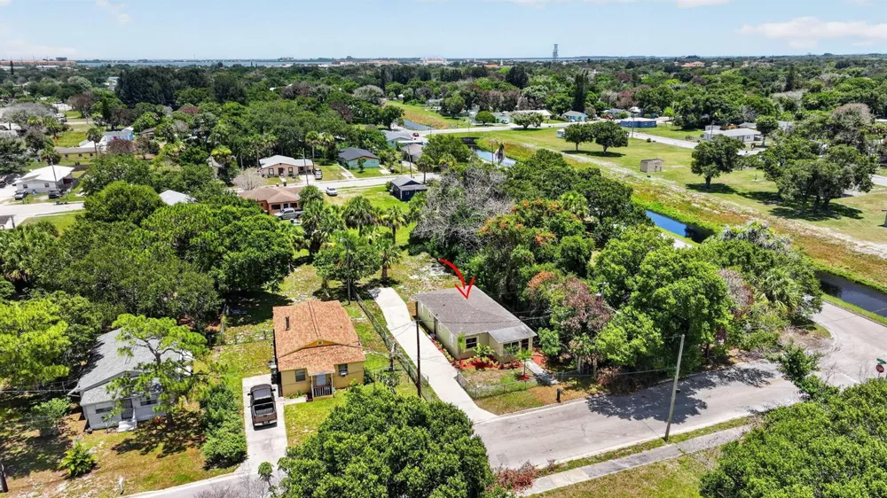 426 19th Street Fort Pierce, FL 34950