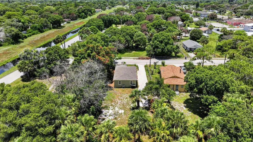 426 19th Street Fort Pierce, FL 34950