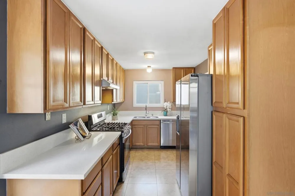 1880 Hanford Dr San Diego, CA 92111