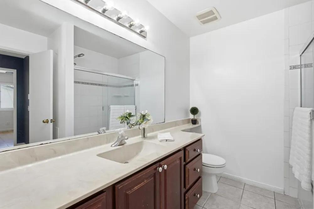 1880 Hanford Dr San Diego, CA 92111