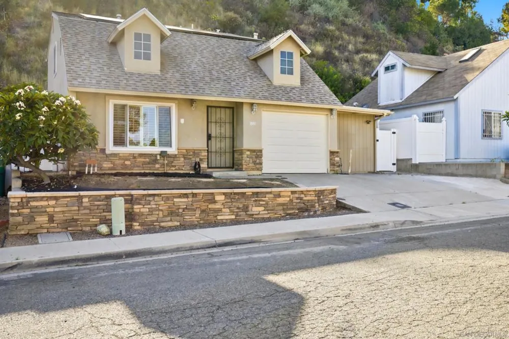 1880 Hanford Dr San Diego, CA 92111