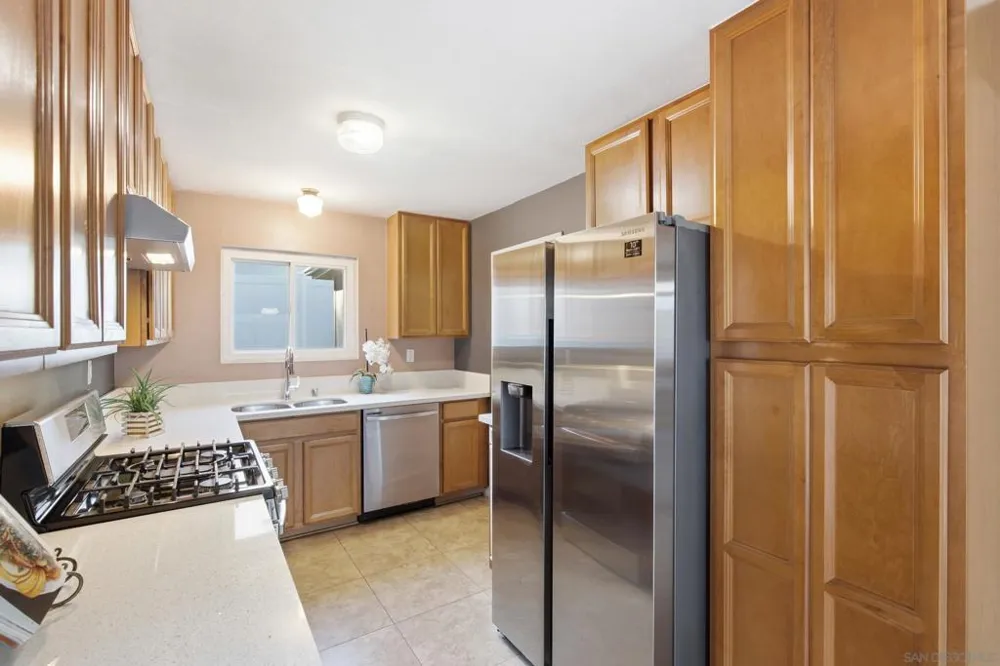 1880 Hanford Dr San Diego, CA 92111