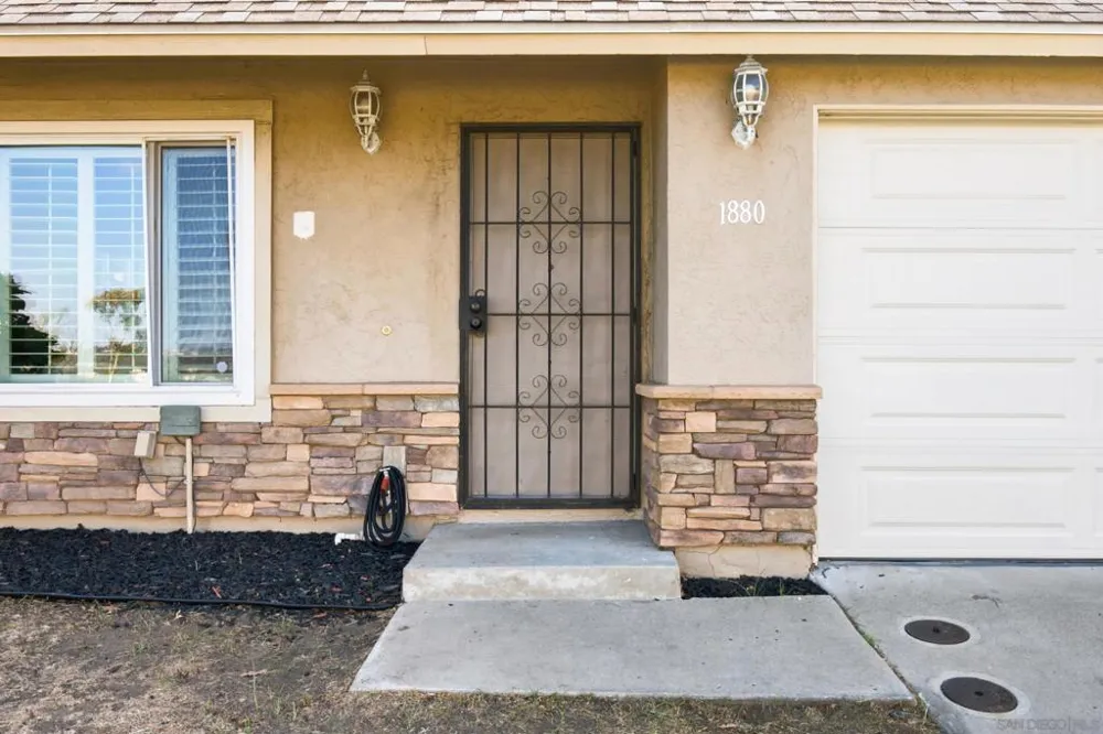 1880 Hanford Dr San Diego, CA 92111