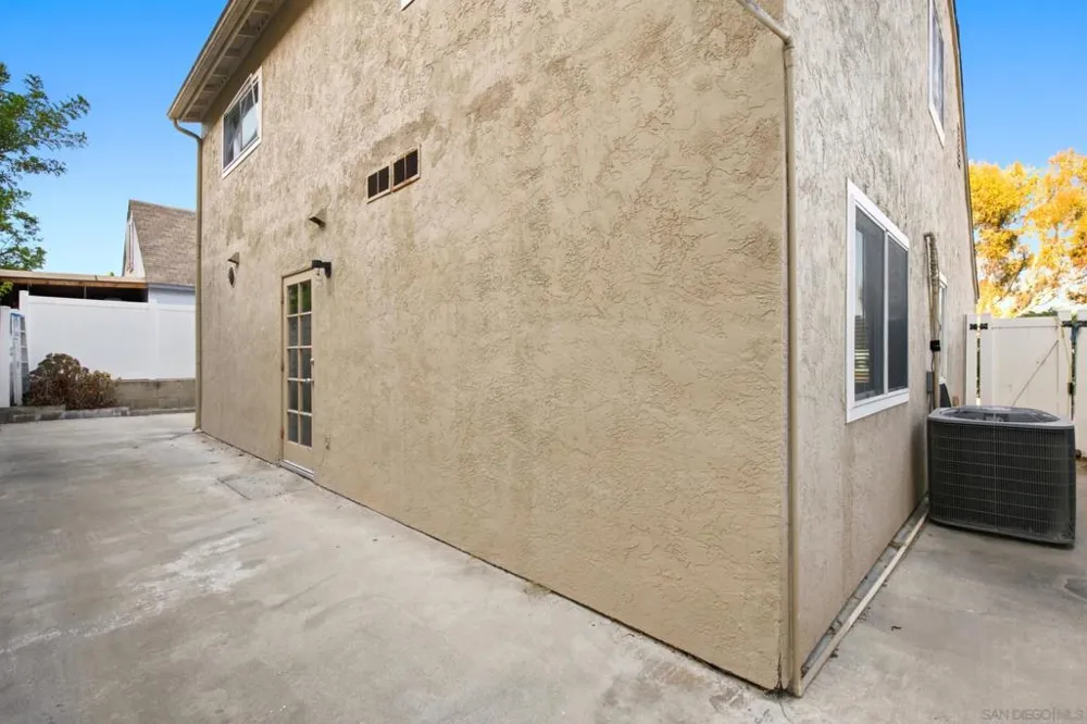 1880 Hanford Dr San Diego, CA 92111