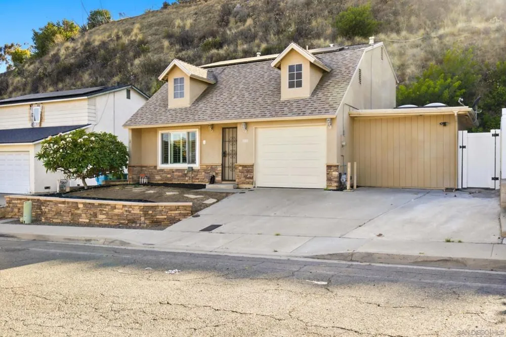 1880 Hanford Dr San Diego, CA 92111