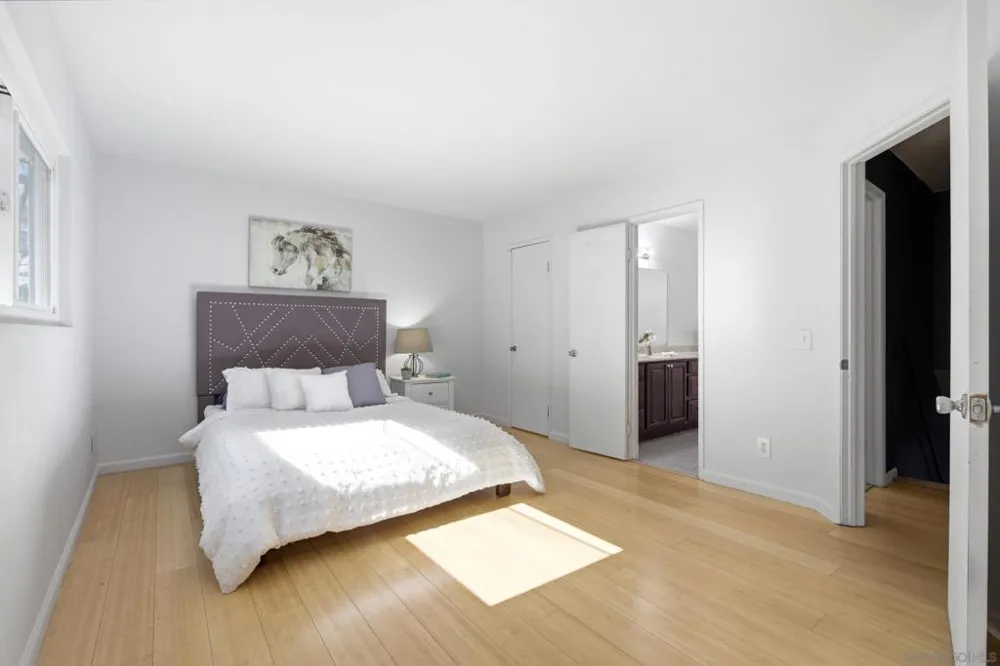 1880 Hanford Dr San Diego, CA 92111