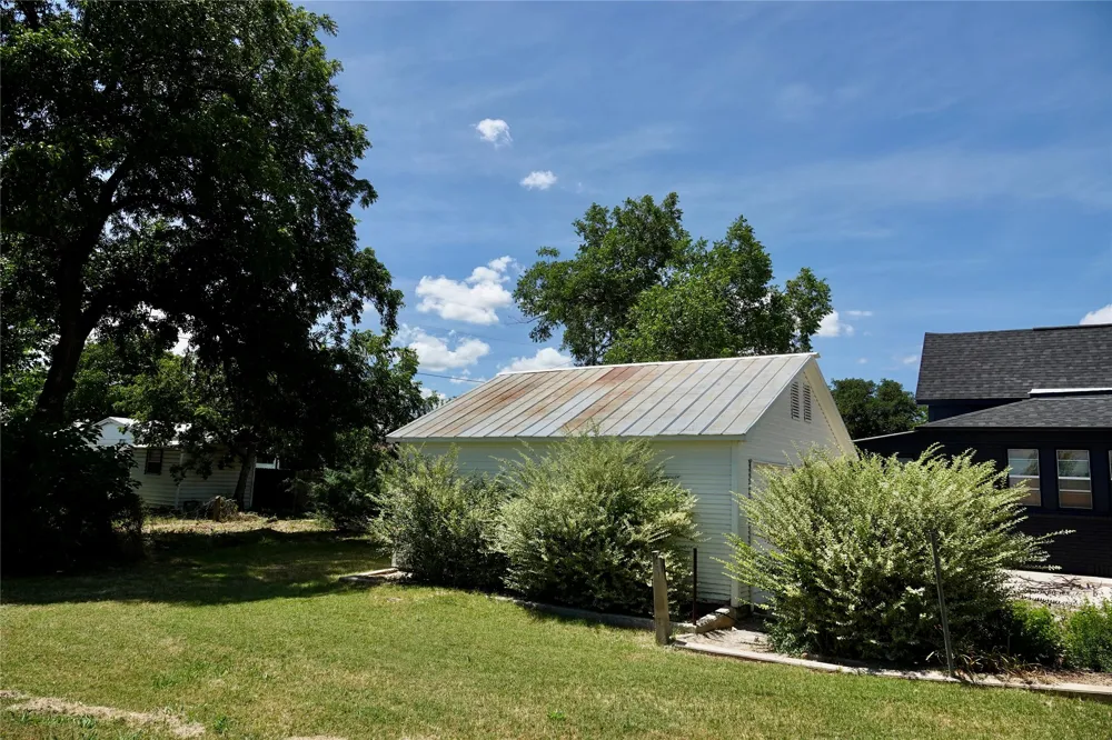 801 Reynolds Street Goldthwaite, TX 76844