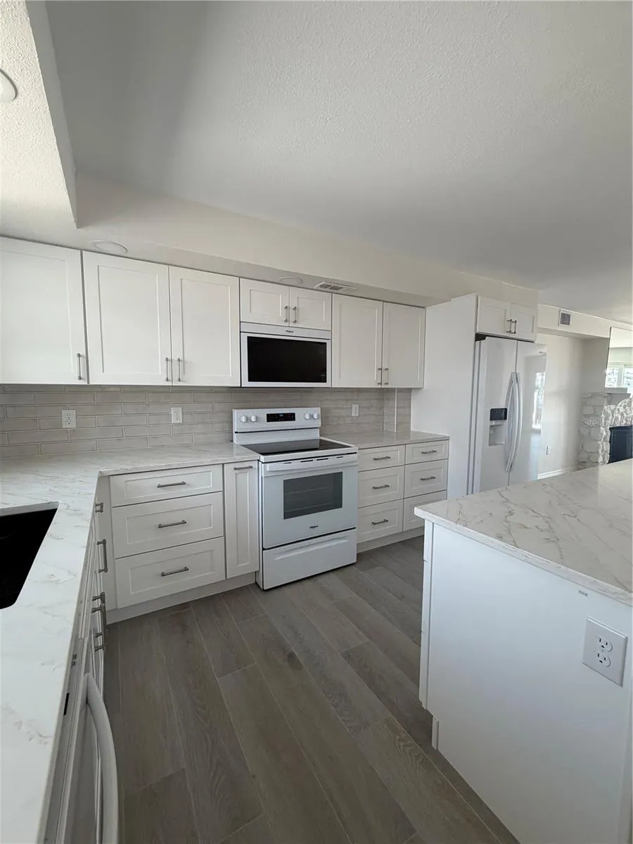 716 BAYWAY BOULEVARD #6 Clearwater Beach, FL 33767