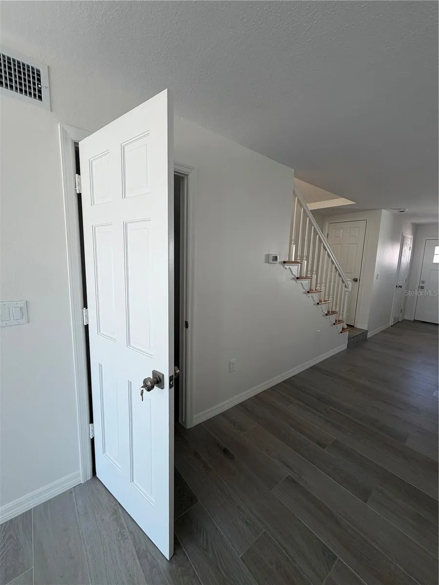 716 BAYWAY BOULEVARD #6 Clearwater Beach, FL 33767