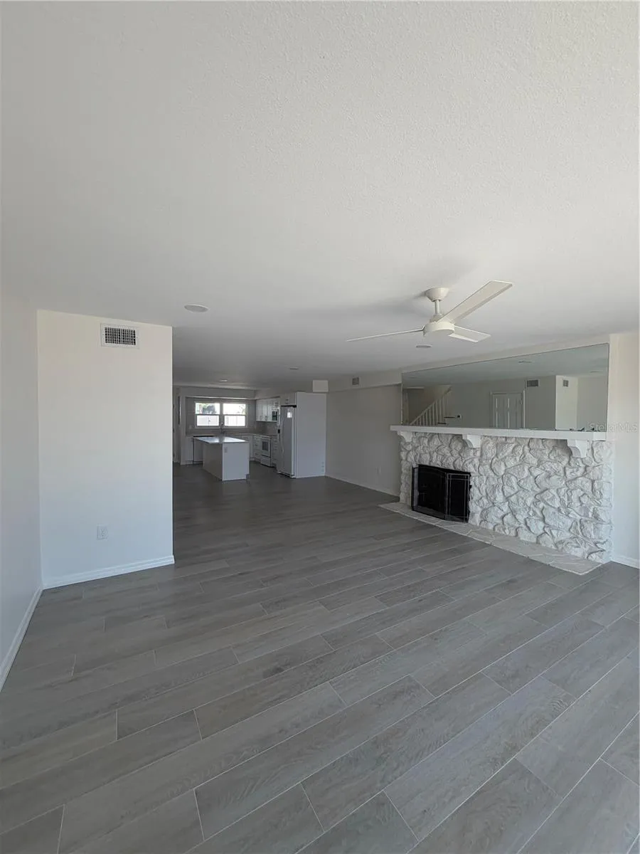 716 BAYWAY BOULEVARD #6 Clearwater Beach, FL 33767