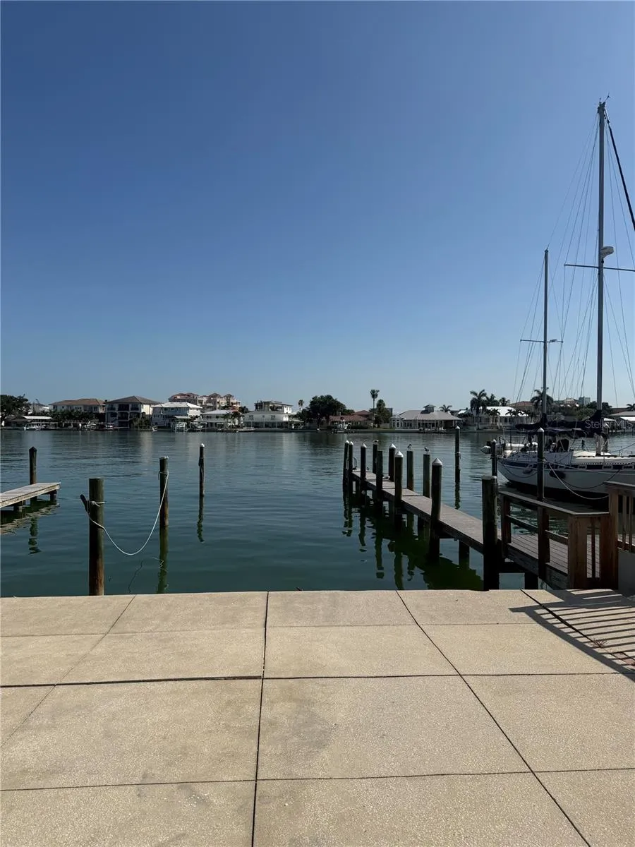 716 BAYWAY BOULEVARD #6 Clearwater Beach, FL 33767