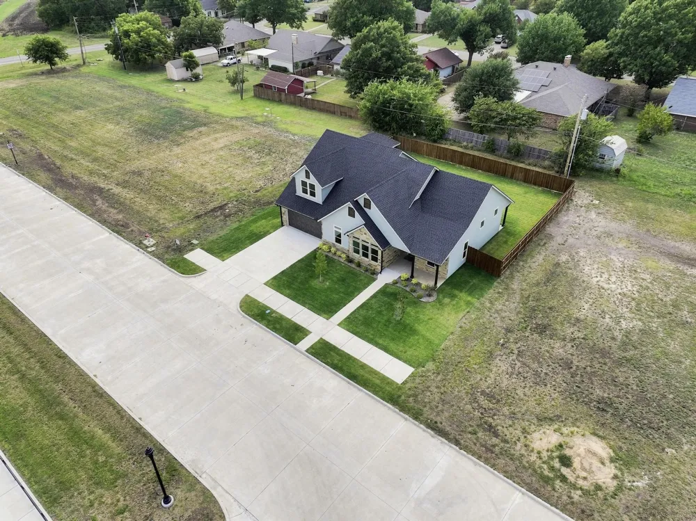 512 Bandera Drive Howe, TX 75459