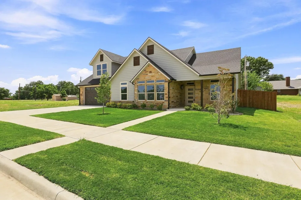 512 Bandera Drive Howe, TX 75459
