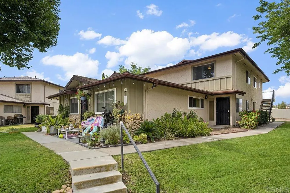 9851 Mission Viejo Ct #3 Santee, CA 92071
