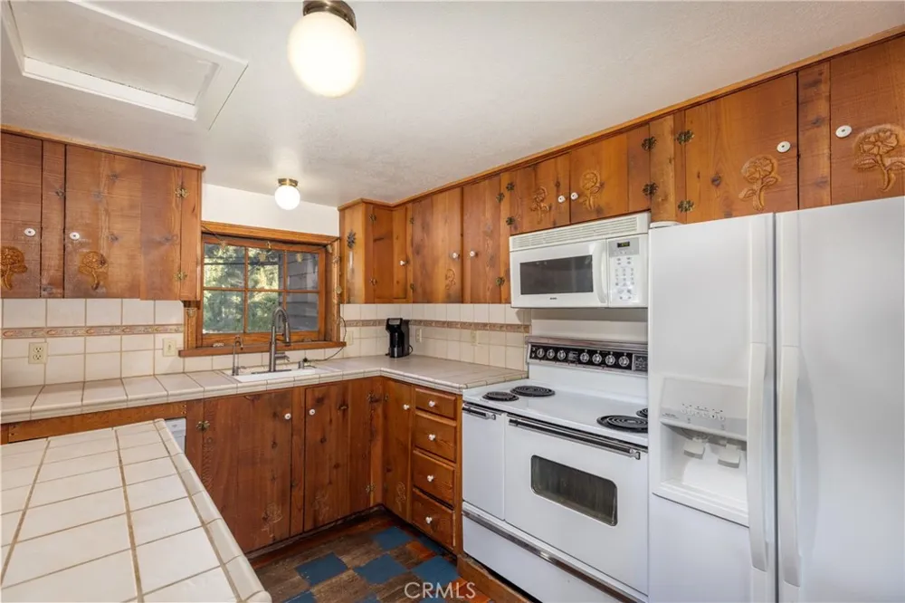 2030 Old Mammoth Mammoth Lakes, CA 93546