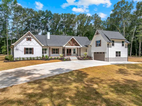 453 Dogwood Ln