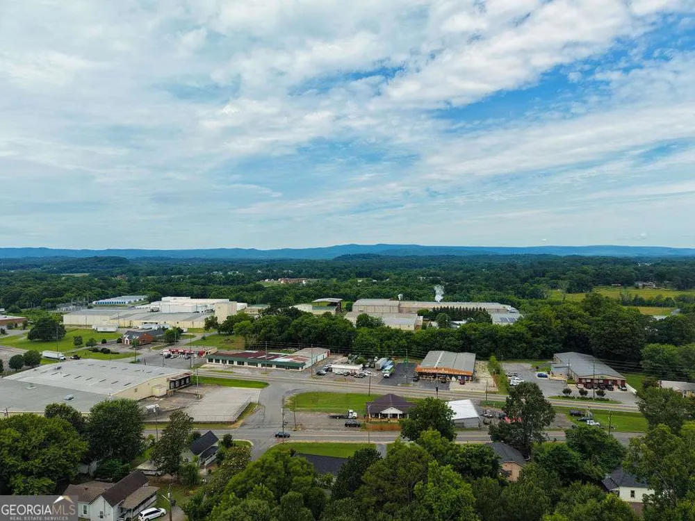 121 Mill Pond LN Calhoun, GA 30701