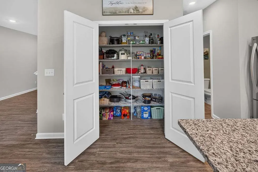 121 Mill Pond LN Calhoun, GA 30701