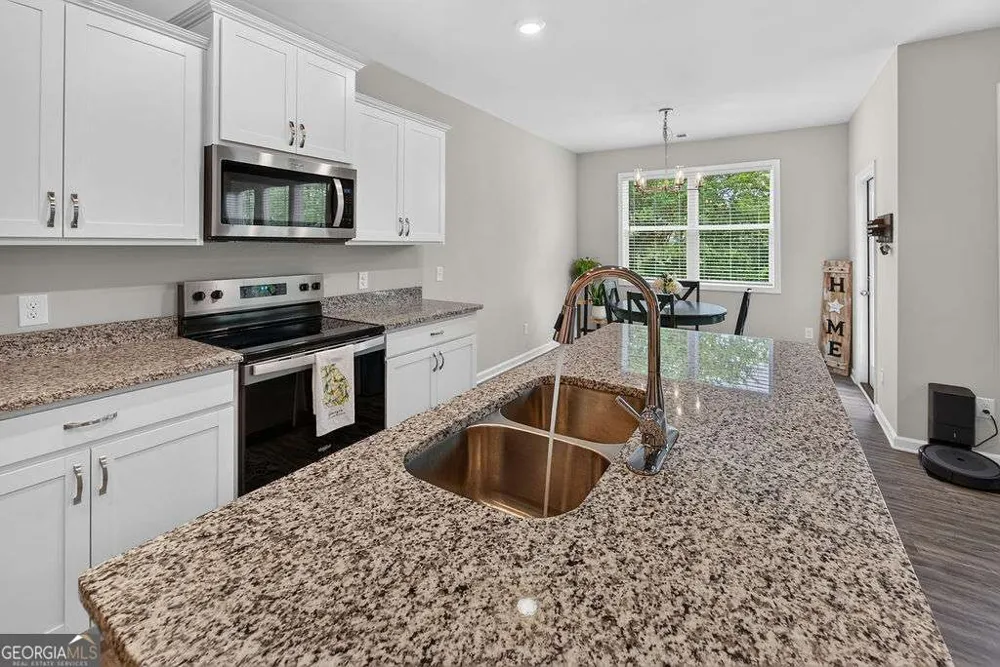 121 Mill Pond LN Calhoun, GA 30701