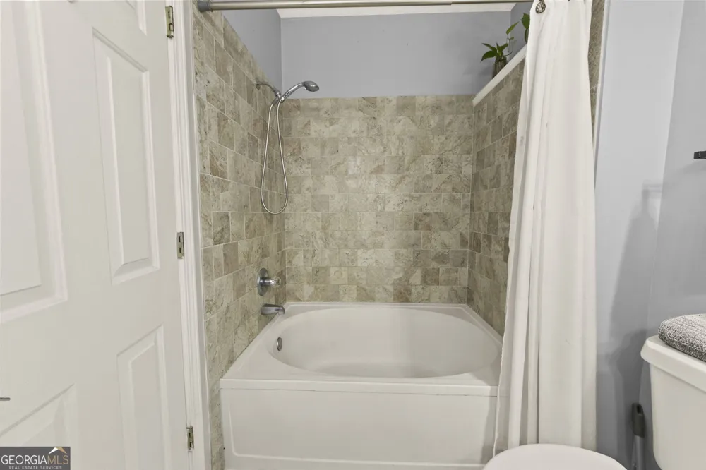 933 Sandringham DR Alpharetta, GA 30004