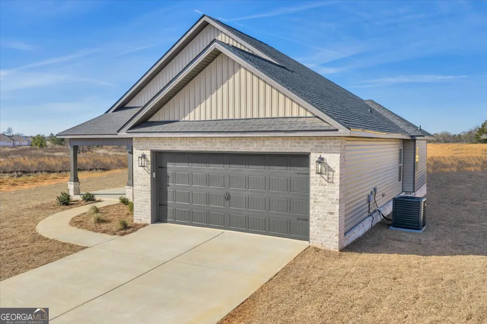 138 Early DR Byron, GA 31008