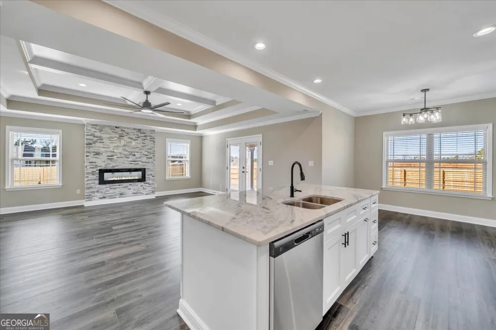 138 Early DR Byron, GA 31008