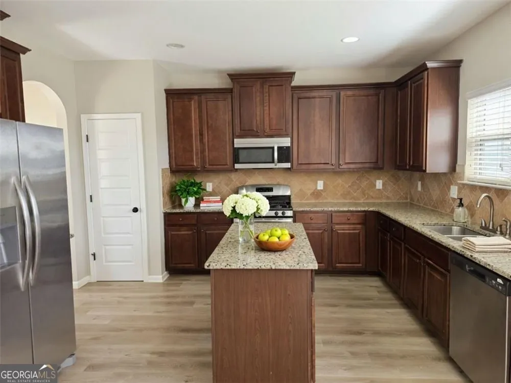 3639 Lake End DR Loganville, GA 30052